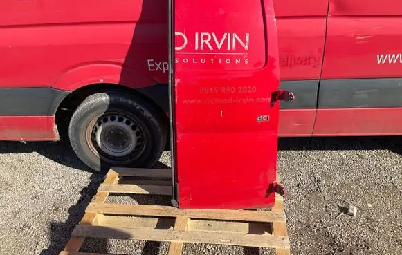 Nissan NV200 Rear door