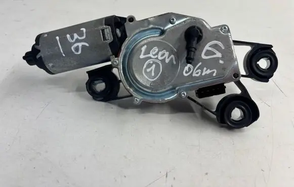 Seat Leon (1P) Rear window wiper motor