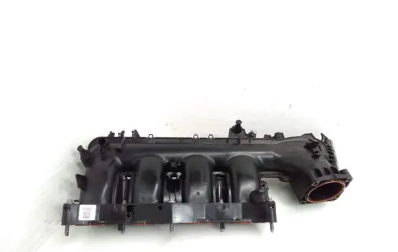 Mercedes-Benz CLA C117 X117 W117 Intake manifold A2700900737