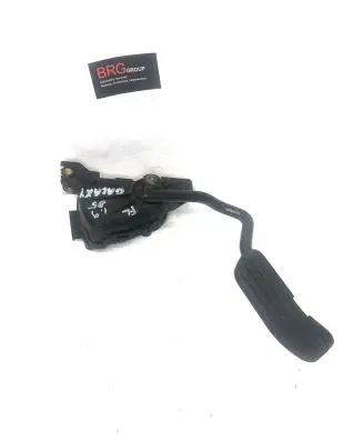 Volkswagen PASSAT B5 Accelerator throttle pedal 8D1721523E 6PV00837503 17894426