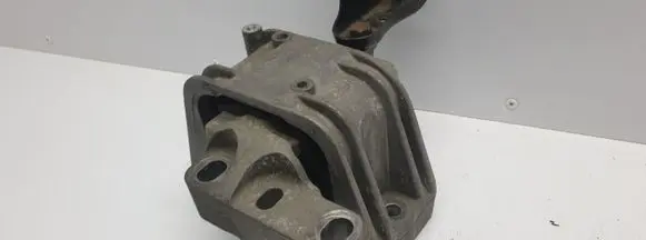 Volkswagen PASSAT B6 Engine mount bracket 1K0199262