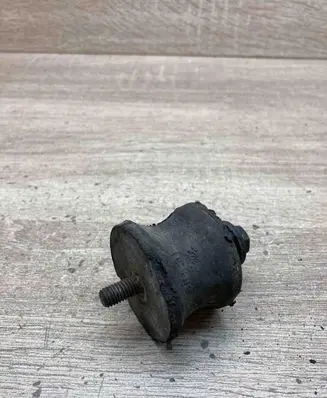 BMW 3 E46 Gearbox mount 1138517