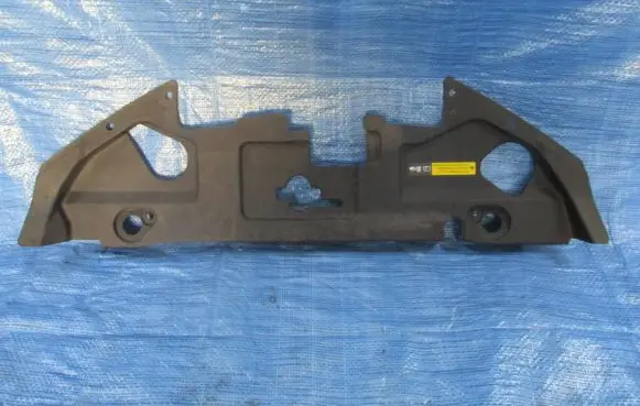 Nissan Leaf I (ZE0) Radiator trim 62322-3NA1A