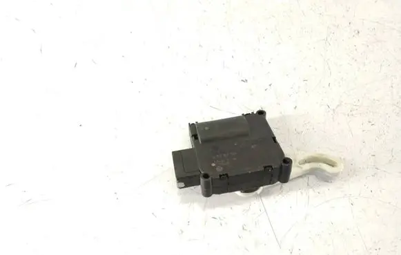 Audi A8 S8 D3 4E Air flap motor/actuator 0132801369 CZ116880