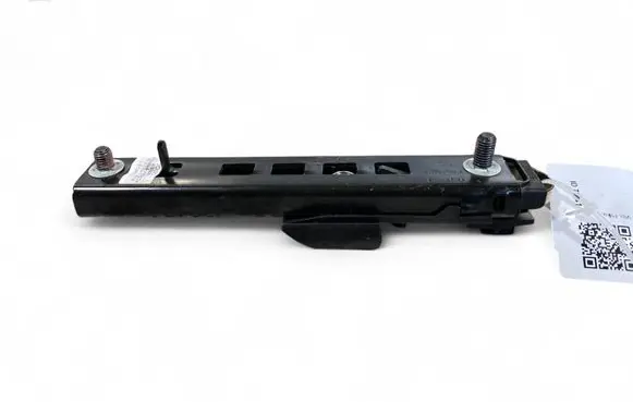 Volvo XC90 Seat belt adjustment rail 31332261