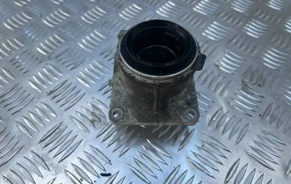 BMW 7 G11 G12 Driveshaft support bearing bracket 7563779