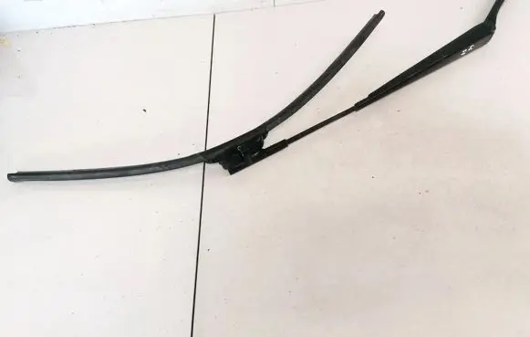 Volkswagen Golf V Front wiper blade arm 1K1955409