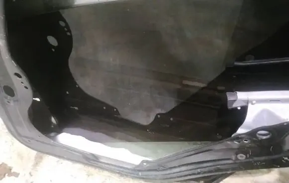 Mercedes-Benz B W245 Rear door window glass 