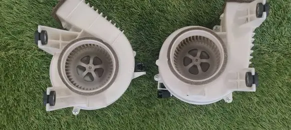 Toyota RAV 4 (XA40) Hybrid/electric vehicle battery fan 0160702061