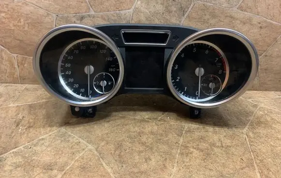 Mercedes-Benz GL X166 Speedometer (instrument cluster) A1669003406