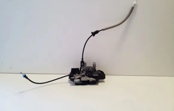 Volvo XC60 Front door lock 31462456