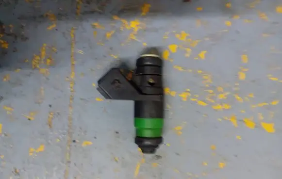 Renault Scenic I Fuel injector H028797
