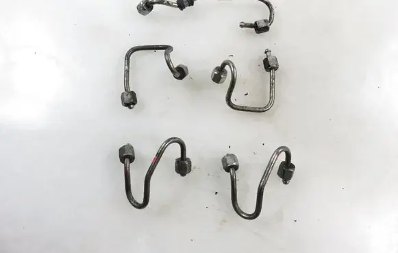 Volkswagen Golf VI Fuel injector supply line/pipe 