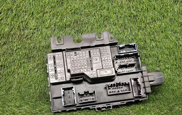 Ford Escape Power management control unit 8L8T15604BL