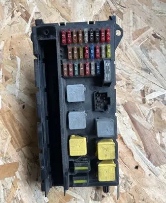 Mercedes-Benz Sprinter W906 Fuse module A9065454701 0035420219