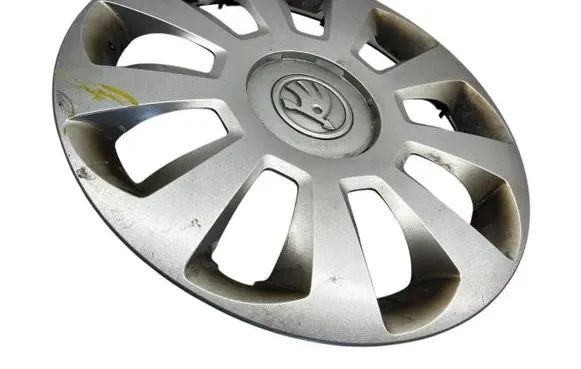 Skoda Citigo R14 wheel hub/cap/trim 1ST601147B