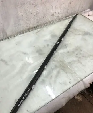 Hyundai Kona II Rubber seal front door window/glass 