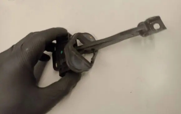 BMW 6 F06 Gran coupe Rear door check strap stopper 7275373