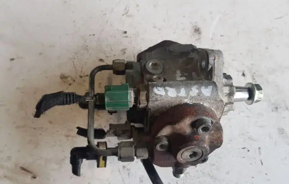 Opel Astra J Fuel injection high pressure pump HU2940001010