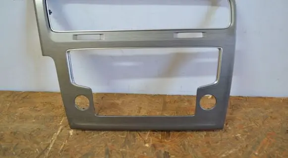 Volkswagen Golf VII Radio/GPS head unit trim 5G1819743