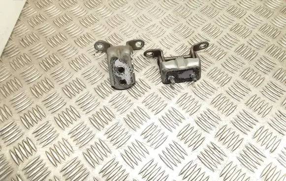 Rear door hinge set