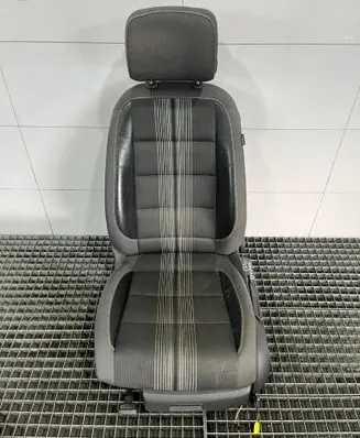 Volkswagen Touran II Front driver seat 