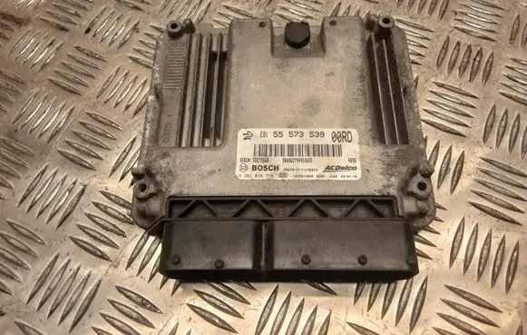 Opel Insignia A Engine control unit/module 55573539 0281015774