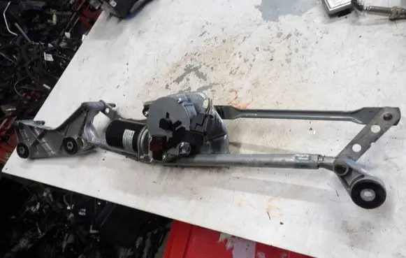Mercedes-Benz ML W166 Front wiper linkage and motor A1648202442 4162F 405191