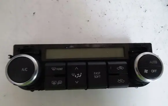 Toyota Auris E180 Climate control unit 559000D280