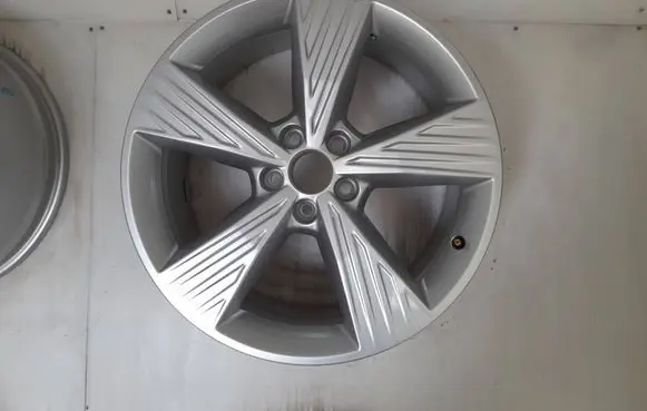 Audi Q4 Sportback e-tron R19 alloy rim 89A601025B