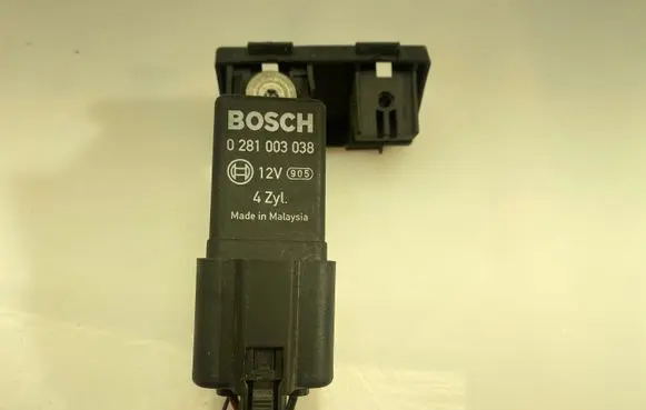 Audi A3 S3 A3 Sportback 8P Glow plug pre-heat relay 038907281D 0281003038