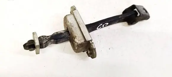 Nissan Qashqai Rear door check strap stopper