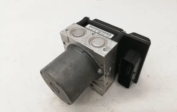 BMW 5 E60 E61 ABS Pump