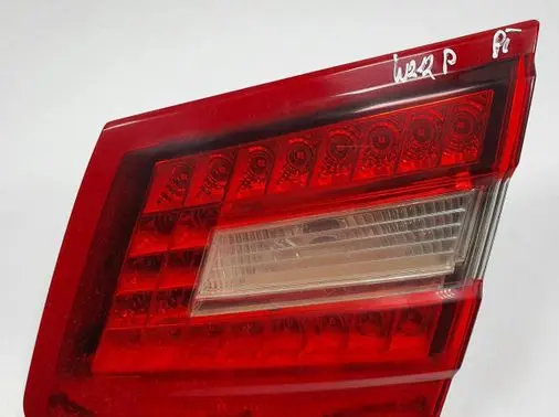 Tailgate rear/tail lights