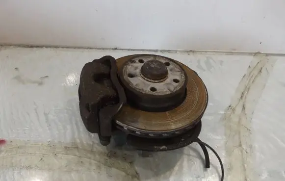 Mercedes-Benz C W204 Front wheel hub spindle knuckle
