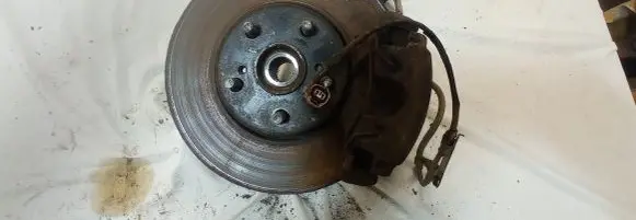 Front wheel hub