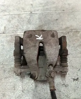 Toyota Avensis T250 Rear brake caliper 