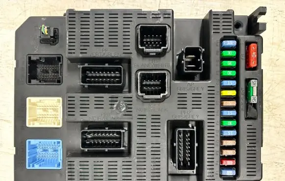 Peugeot 508 Fuse module 9659285280