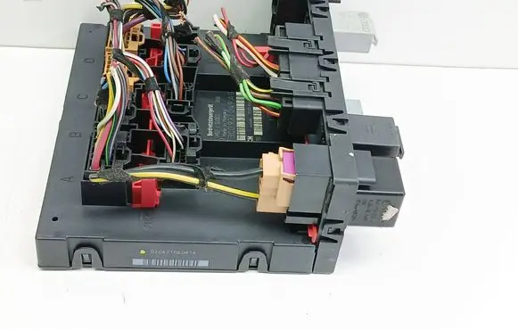 Volkswagen Touran I Comfort/convenience module 3C0937049AG H52S2002 F005V00633