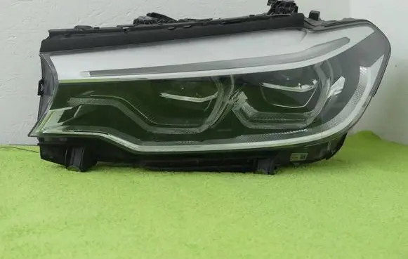 BMW 5 G30 G31 Headlight/headlamp 7439209
