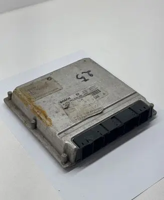BMW 5 E39 Engine control unit/module 0281001830