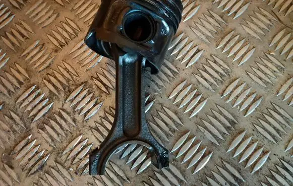 BMW 3 E90 E91 Piston 