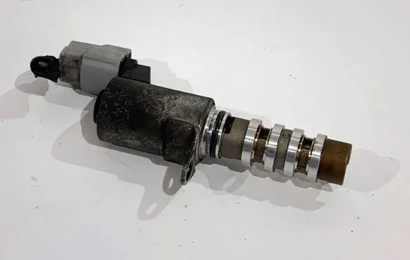 Nissan Note (E11) Camshaft position sensor 