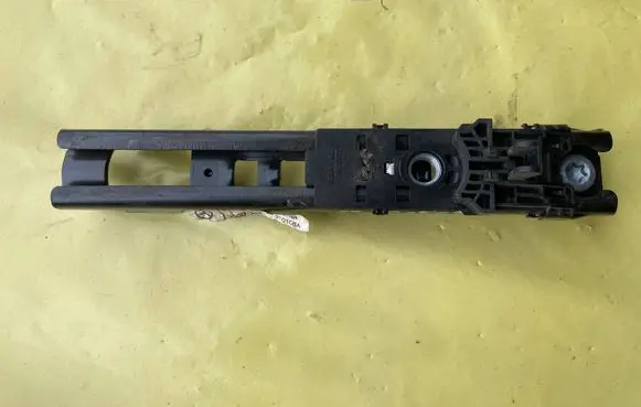 Mercedes-Benz C W203 Seat belt height adjuster A2038600188