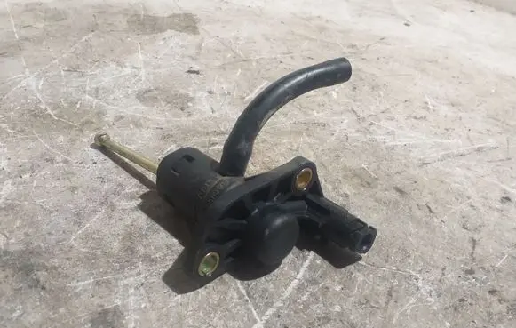 Audi A4 S4 B6 8E 8H Clutch master cylinder 8E1721401