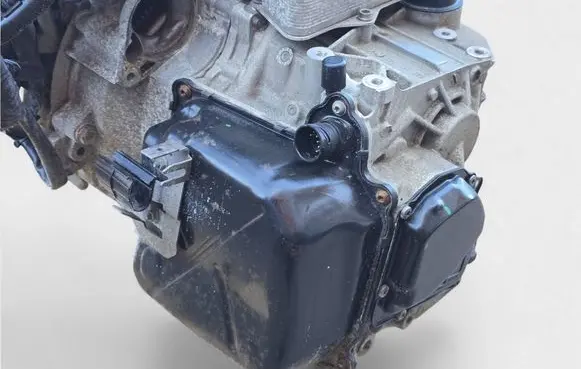 Volkswagen Caddy Automatic gearbox QYX 02E301103J