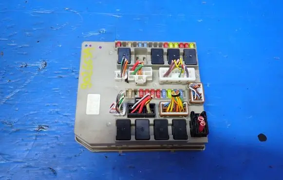 Renault Clio III Fuse module 902663A