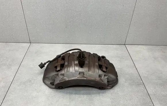 Porsche Cayenne (92A) Front brake caliper 7PP615123