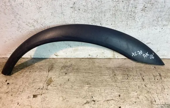 Volvo XC70 Rear fender molding trim 