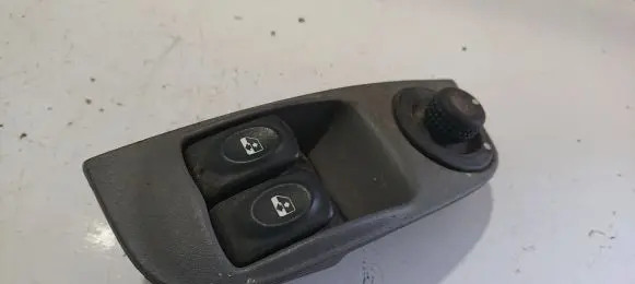 Renault Megane I Electric window control switch